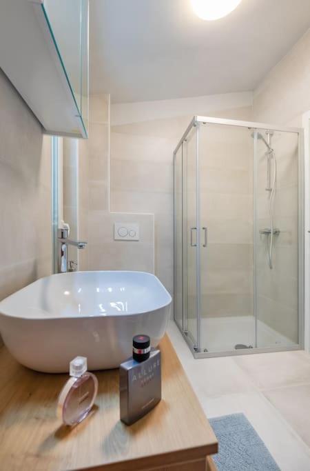 St Jakov Superior Beach Apartment With Free Parking 두브로브니크 외부 사진